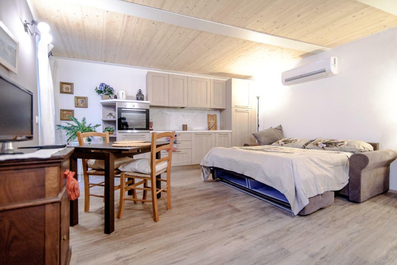 Il Borghetto Di Torno Apartment Luaran gambar